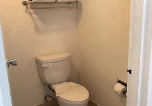 Family Getaway! Four Lovely Units, Pool, Restaurant, Close To Attractions