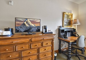 Family Getaway~Pool, Tubing, Skiing, & Ice Castles Villa 1063