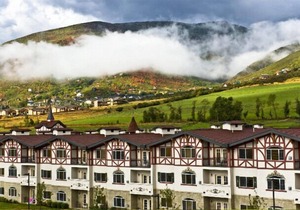 Family Getaway~Pool, Tubing, Skiing, & Ice Castles Villa 1063