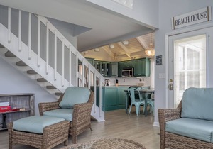 Fantastic 3BR/2BA Sealoft Villa! Close to Beach! Pet Friendly! Neighborhood Pool! Amenity Cards!