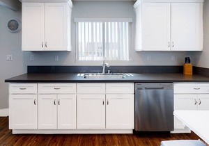 Fantastic Oceanside Condo Across Street From Beach w/Free WiFi & Private W/D