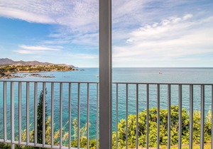 Fener de Baix 81- Apartment right on the seafront