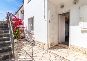 Fener de Baix 81- Apartment right on the seafront