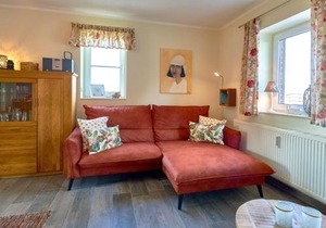 Ferienhaus Lobbe - Wohnung 01 mit Terrasse strandnah