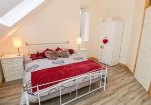 Ffynnon Bach, DEINIOLEN