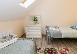 Ffynnon Bach, DEINIOLEN