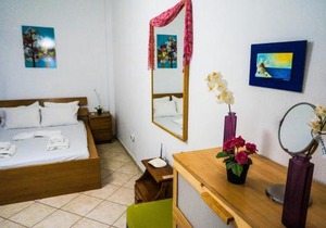 Fira Central Apartments with Veranda