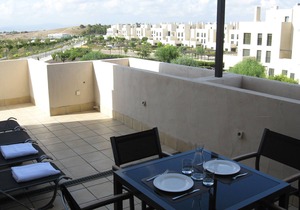 First Floor Non Smoking Air Conditioned 4 Person Luxury Golf Apartment