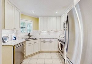 First-floor villa overlooking the Ocean Winds golf course 18th fairway