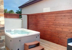 Fistral hot tub house for 8 on Retallack Resort