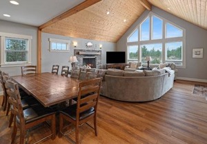 Five Peaks Home with Soaking Tub
