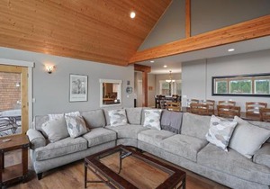 Five Peaks Home with Soaking Tub