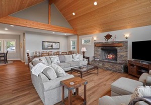 Five Peaks Home with Soaking Tub