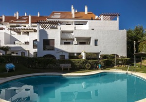 FIVE STAR 3 bedroom Apt in ideal location - RDR237