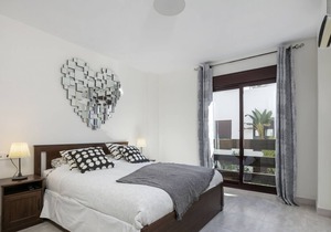 FIVE STAR 3 bedroom Apt in ideal location - RDR237