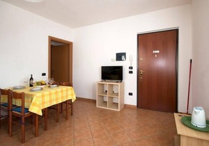 Flat in Domaso with private parking