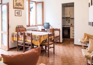 Flat in the historic centre with balcony