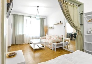 Floral Studio Retreat in Sofia City Center by Flat Mаnager