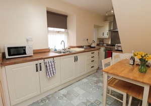 FLORENCE COTTAGE, pet friendly, country holiday cottage in Hinderwell