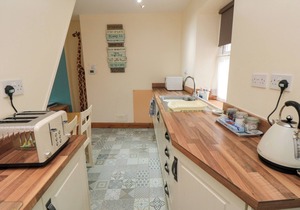 FLORENCE COTTAGE, pet friendly, country holiday cottage in Hinderwell