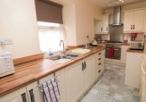 FLORENCE COTTAGE, pet friendly, country holiday cottage in Hinderwell