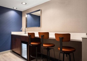 Four Points by Sheraton Hotel & Suites San Francisco Airport