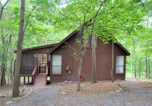 Fox Hollow - Hot Tub, Wifi, Pet Friendly, Screen Porch, Deck, Recreation Center, Pool Access, Golf Nearby, Hiking, Grill, Fireplace, King Bed