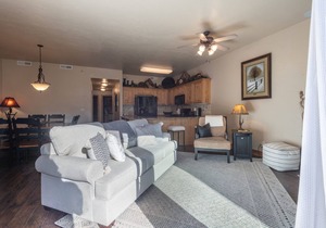 Fox Point H5 In the Heart of New Park