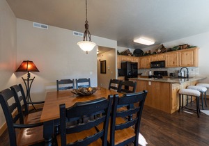 Fox Point H5 In the Heart of New Park