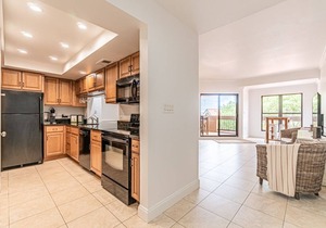 FREE BIKES | Shelter Cove | Walk to Shopping & Restaurants | Marina Views