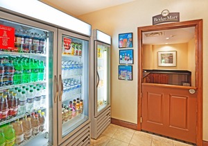 Free Breakfast. Pool & Gym. Near the University of Tennessee Arboretum!