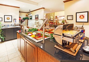 Free Breakfast. Pool & Gym. Near the University of Tennessee Arboretum!