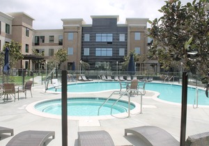 Free Breakfast, Pool & Hot Tub | King Studio Just 4-Minutes from the Airport