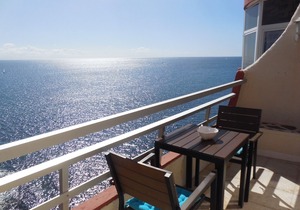 Free views over the Atlantic Ocean, front line of the sea, renovated, wifi