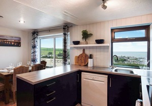 Frondeg translates to ’Pretty Hill’, this is exactly what this property offers.