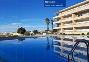 Front Beach Apartment - Quinta da Barracuda