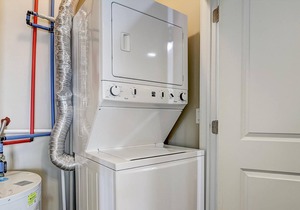 Frontdesk | 1 BR Near Notre Dame