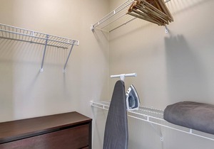 Frontdesk | 1 BR Near Notre Dame