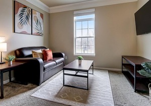 Frontdesk | 1 BR Near Notre Dame