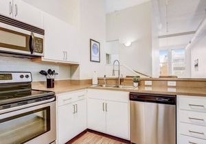 Frontdesk | 2 BR Apt by Kurt Vonnegut Museum