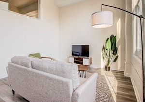 Frontdesk | 2 BR Apt near Indiana State Fairground