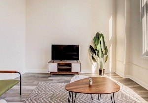 Frontdesk | 2 BR Apt near Indiana State Fairground