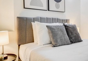 Frontdesk | 2 BR Apt by Indiana Convention Center