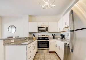 Frontdesk | 2 BR Apt by Indiana State Museum