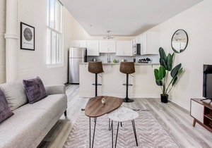 Frontdesk | 2 BR Apt by the Eiteljorg Museum