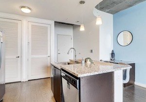 Frontdesk | Breathtaking Uptown 1BR Apt w/ Parking