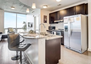 Frontdesk | Breathtaking Uptown 1BR Apt w/ Parking