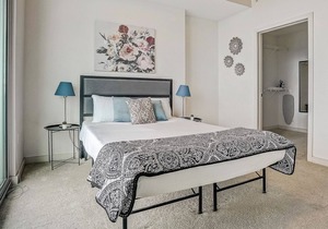 Frontdesk | Classy 1bd High-Rise in Uptown