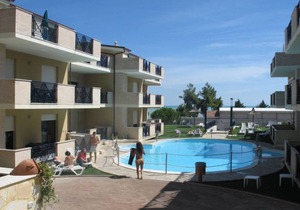 G.Bay D06 - Ground floor apartment with balcony and pool view