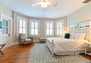 Galleon Room - Captain's Quarters Inn, Downtown Historic Edenton